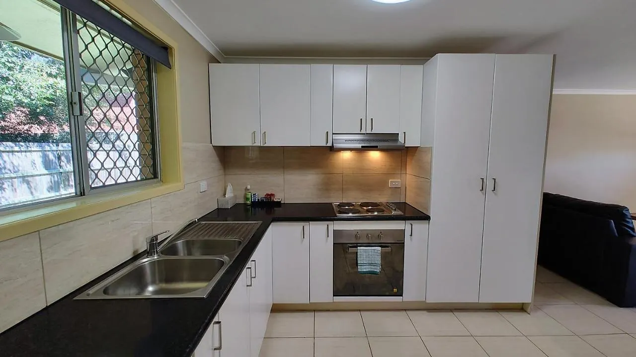 Apartment 2 Bedroom 3 Bed Villa Inner City Toowoomba Australia